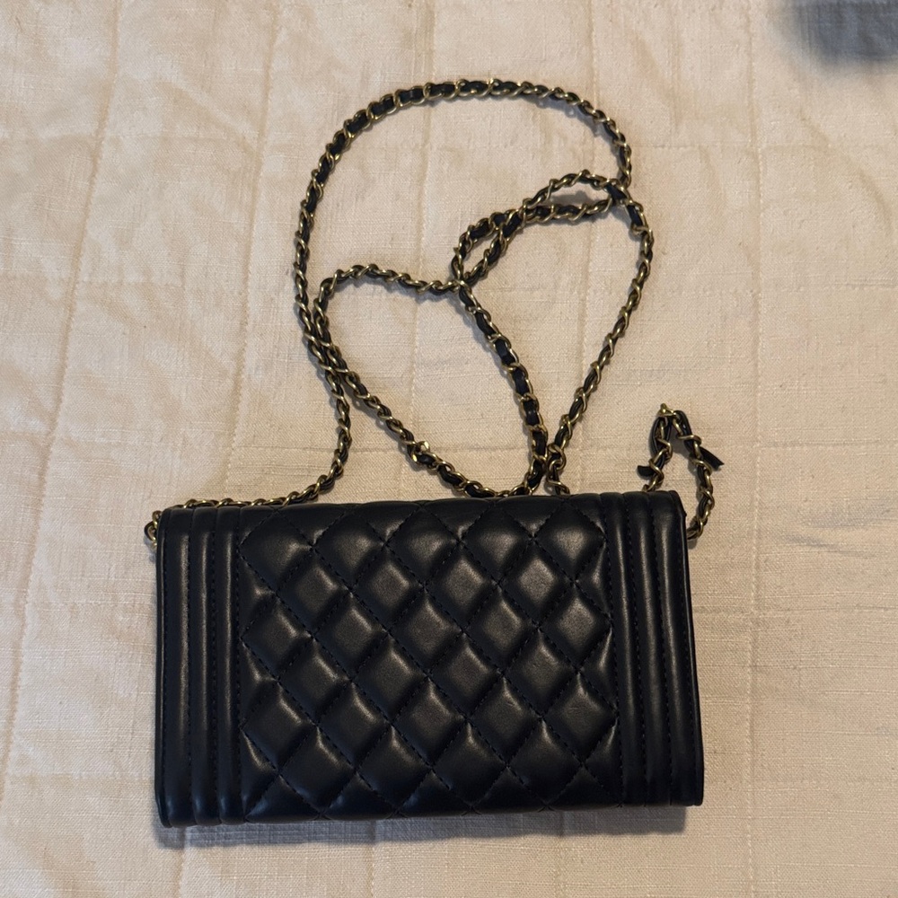 Elegant Black Quilted Chain Bag